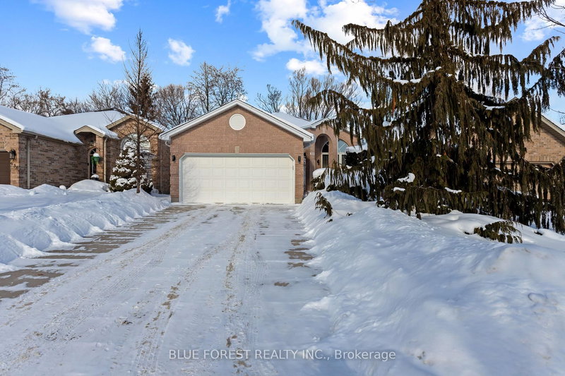 632 Thornwood Dr, London North, N6H 5J6 | Image 2