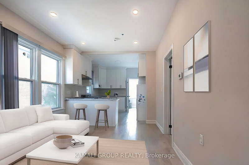 MAIN - 4554 Third Ave, Niagara Falls, L2E 4L2 | Image 2