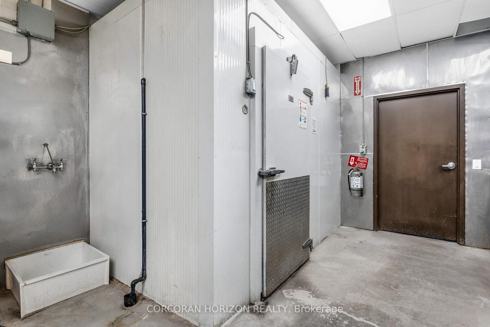 485 Silvercreek Parkway N, Unit 7 - Photo 24