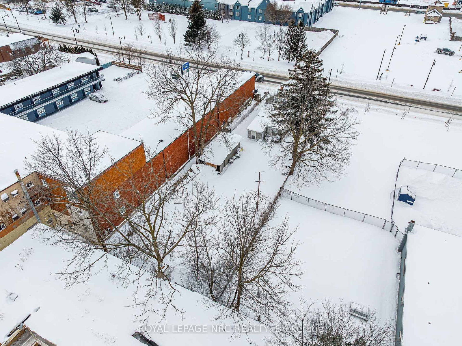 5930 Fallsview Avenue - Photo 3