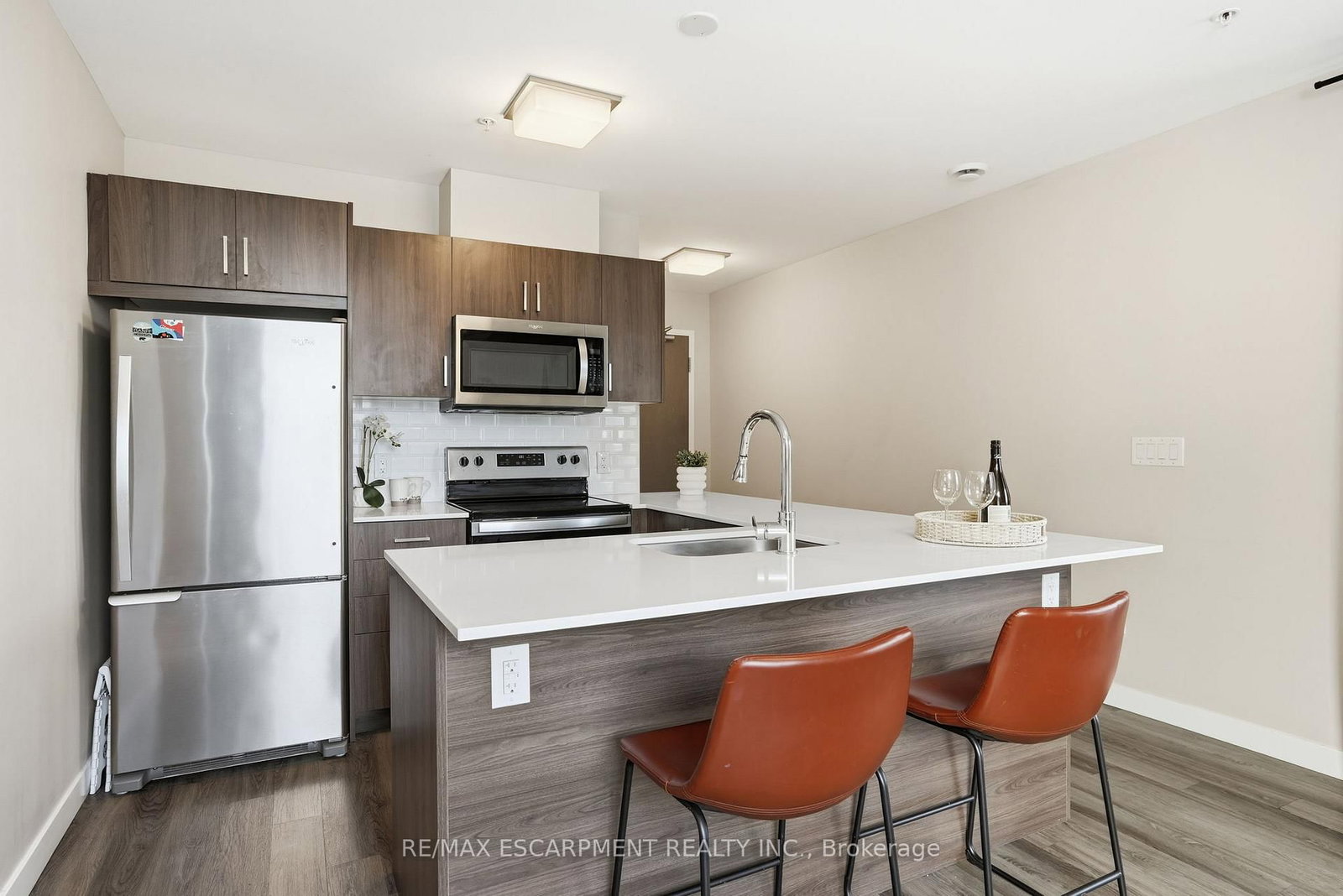 Condo for sale at 308-455 Charlton Avenue, Hamilton, Ontario, L8N 0B2 - Stinson - MLS: X12749408