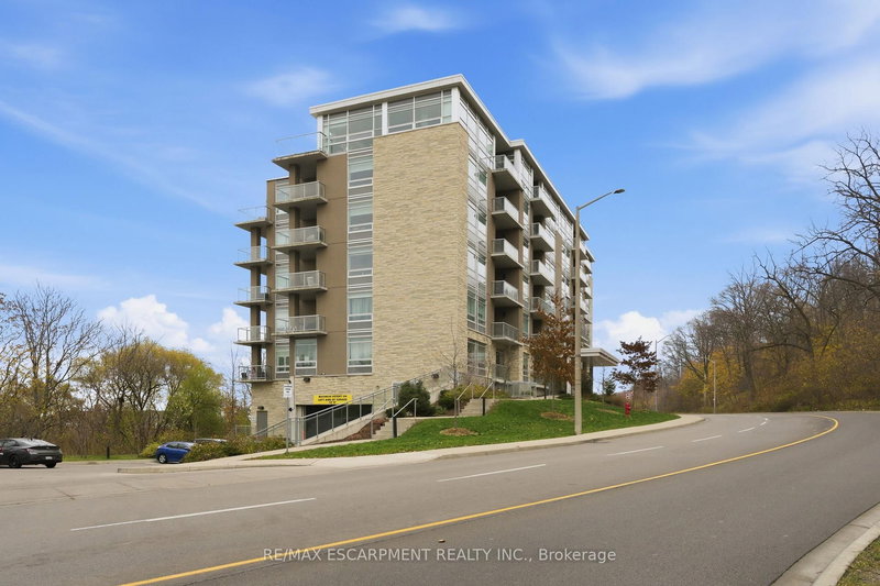308 - 455 Charlton Ave, Hamilton, L8N 0B2 | Image 2