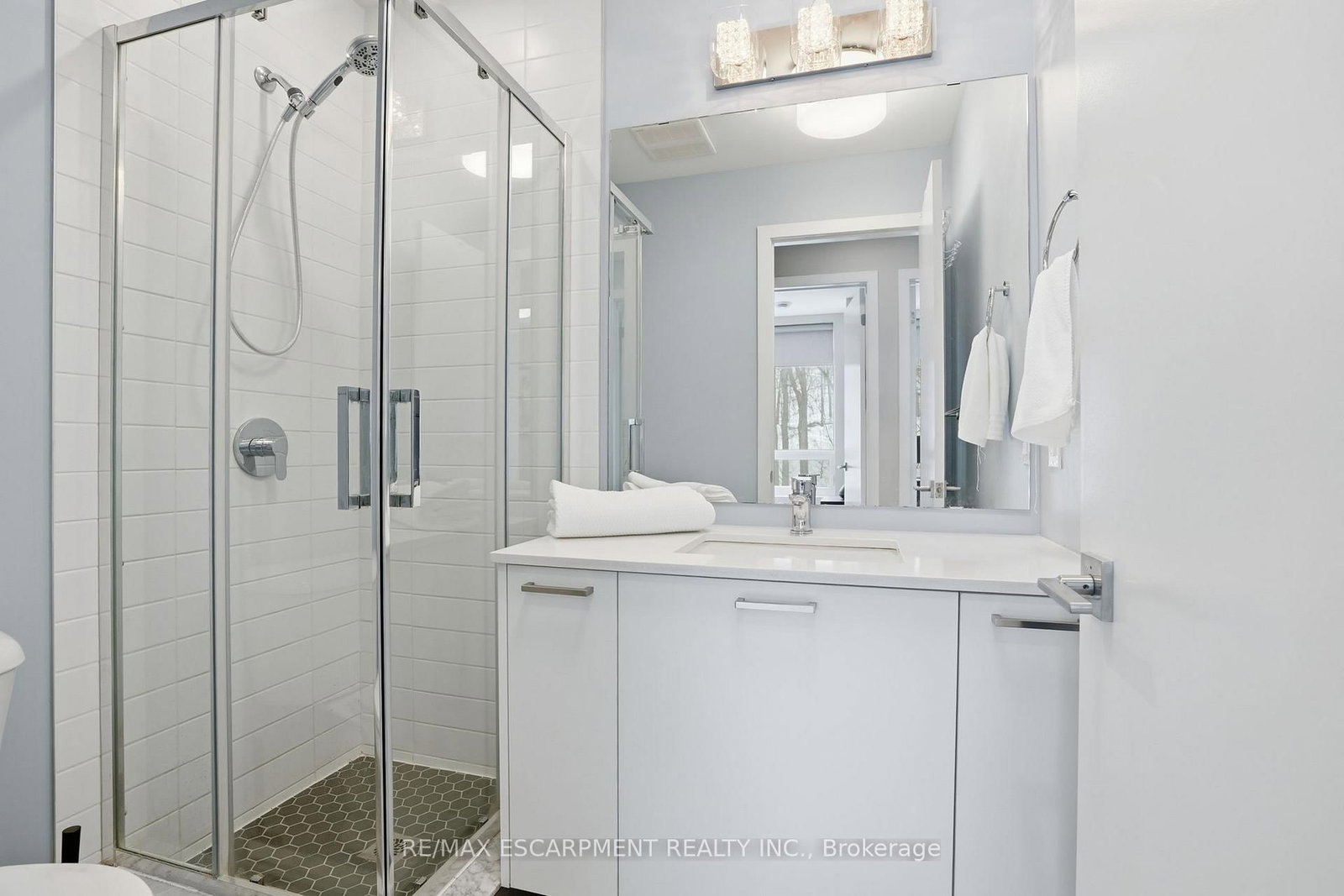 Condo for sale at 308-455 Charlton Avenue, Hamilton, Ontario, L8N 0B2 - Stinson - MLS: X12749408