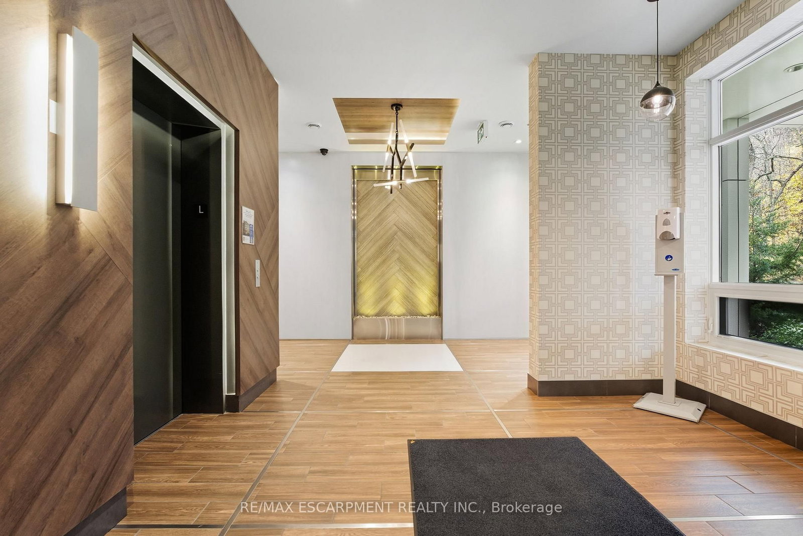 Condo for sale at 308-455 Charlton Avenue, Hamilton, Ontario, L8N 0B2 - Stinson - MLS: X12749408