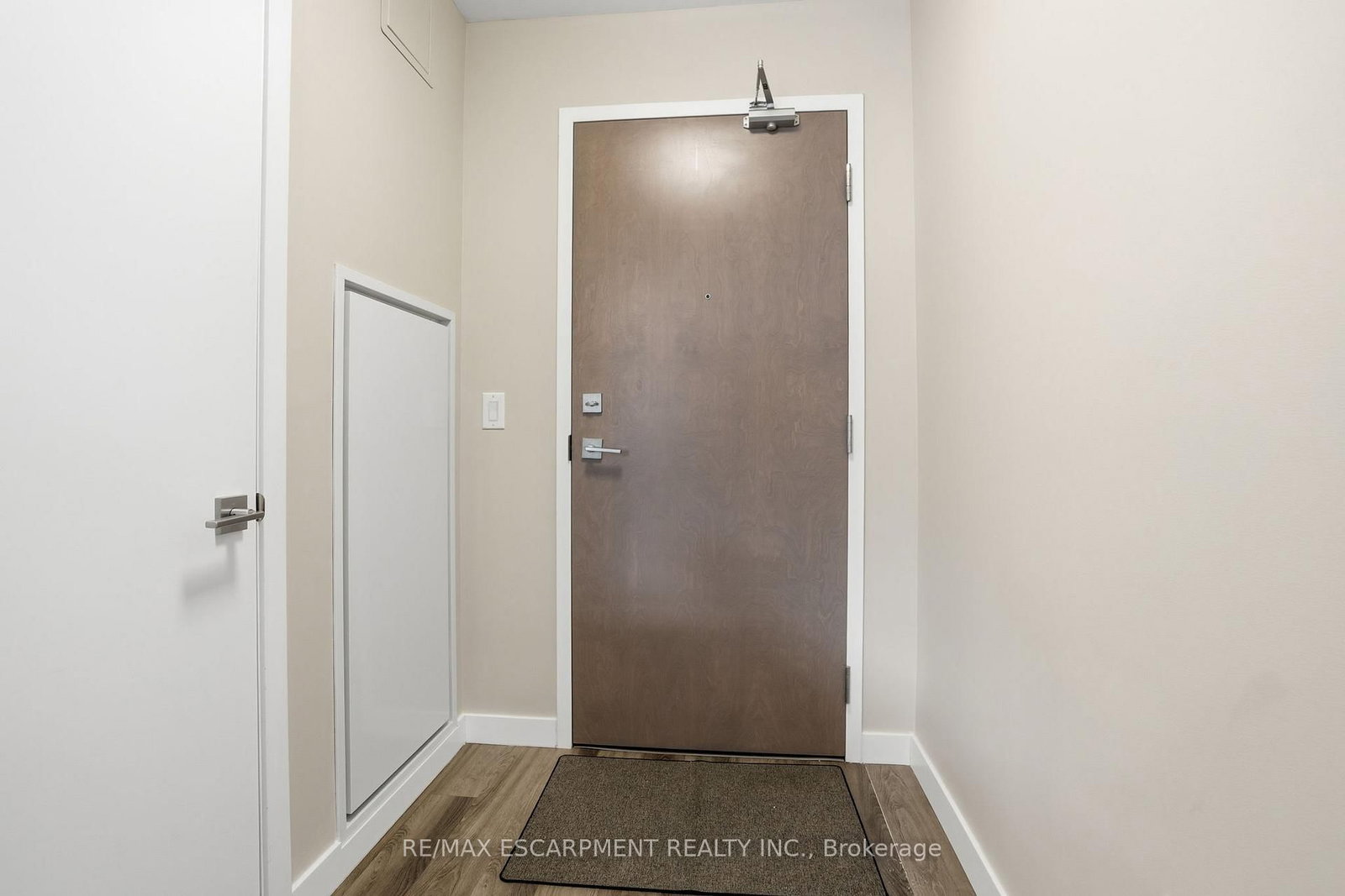 Condo for sale at 308-455 Charlton Avenue, Hamilton, Ontario, L8N 0B2 - Stinson - MLS: X12749408