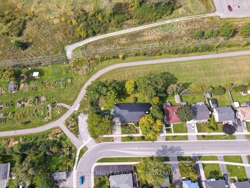 10 Brant Ave, Kingston, K7K 4V1 | Image 3