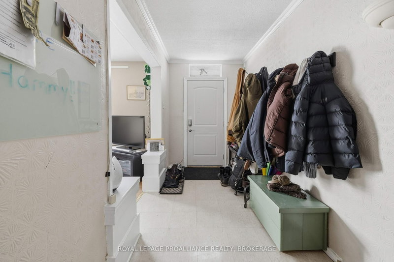 12 Hamilton St, Kingston, K7K 1N9 | Image 2