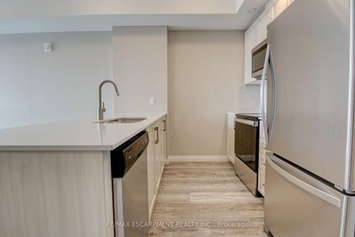 Unit 1007 — 108 Garment Street — photo 4
