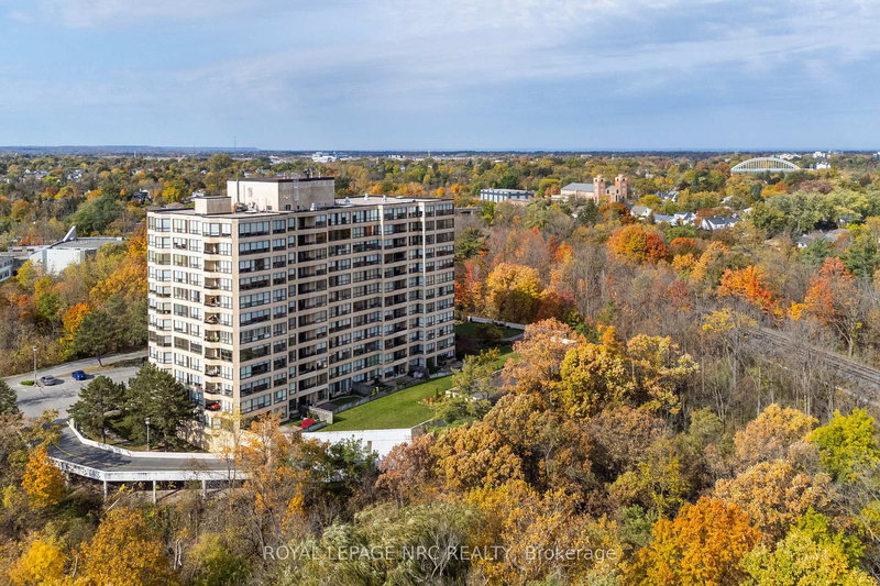 804 - 3 Towering Heights Blvd, St. Catharines, L2T 4A4 | Image 2