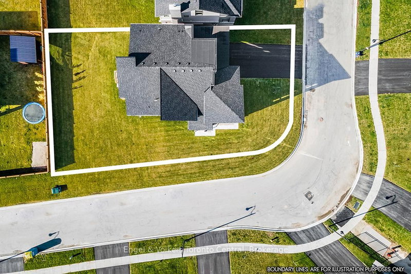 157 SPRINGSIDE Cres, Blue Mountains, L9Y 5L3 | Image 2