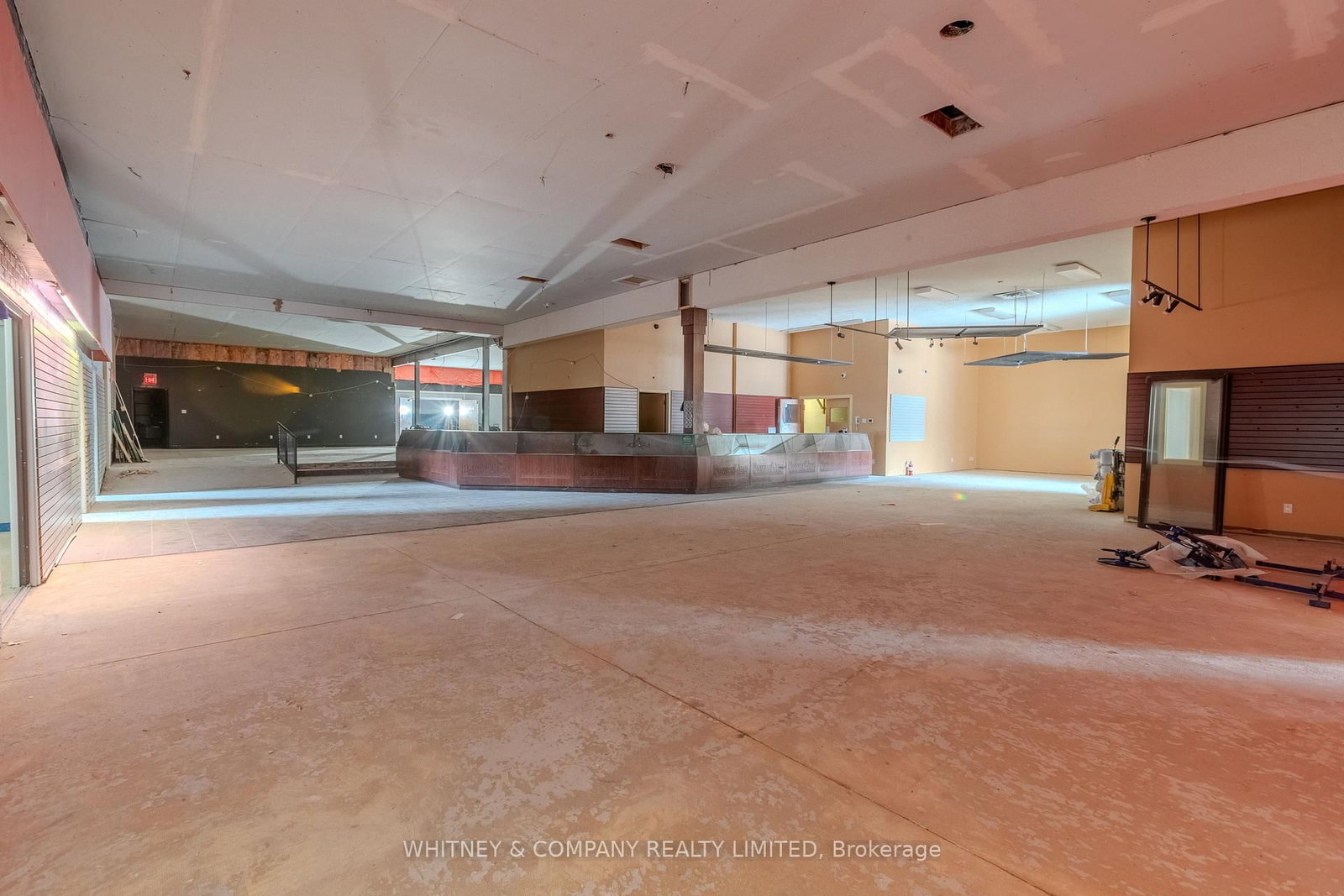 409 Woodlawn Road W - Photo 5