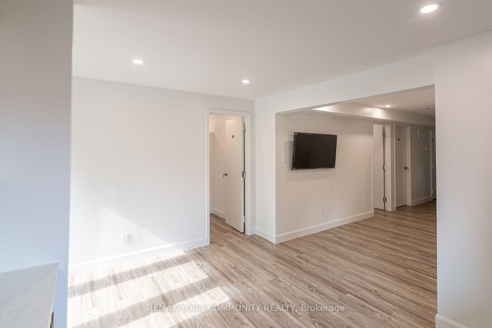 69 Blythwood Road N, Unit #1 Main - Photo 9