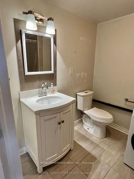 43 WOODLAWN Avenue, Unit BSMT - Photo 13