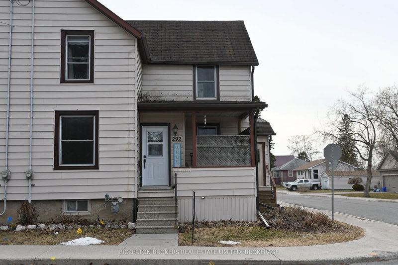 home for sale on 292 William Street N