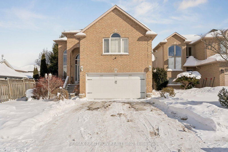 11 Redtail Cres, Hamilton, L9B 2R6 | Image 2