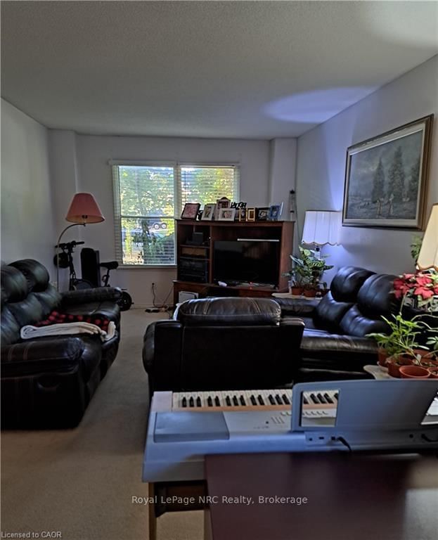 10 Jeanette Avenue - Photo 5