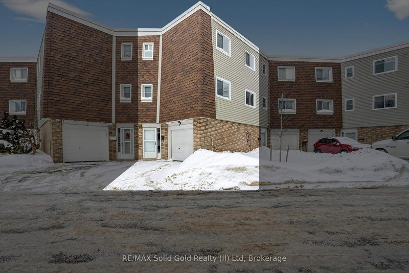 66 - 60 Elmsdale Dr, Kitchener, N2E 2G4 | Image 2