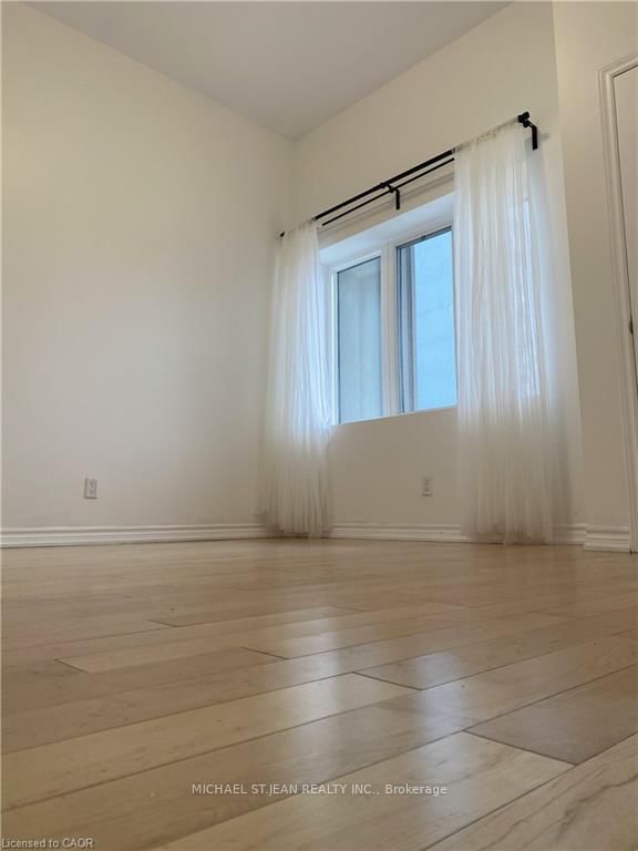 Condo for lease at 201-130 Wellington Street, Hamilton, Ontario, L8R 1N3 - Landsdale - MLS: X12751200