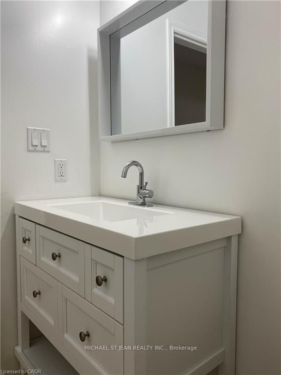 Condo for lease at 201-130 Wellington Street, Hamilton, Ontario, L8R 1N3 - Landsdale - MLS: X12751200