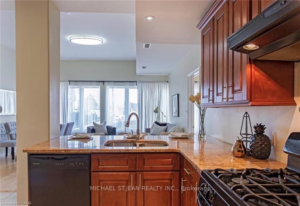 Condo for lease at 201-130 Wellington Street, Hamilton, Ontario, L8R 1N3 - Landsdale - MLS: X12751200