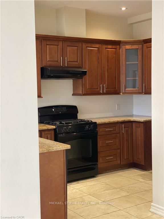 Condo for lease at 201-130 Wellington Street, Hamilton, Ontario, L8R 1N3 - Landsdale - MLS: X12751200