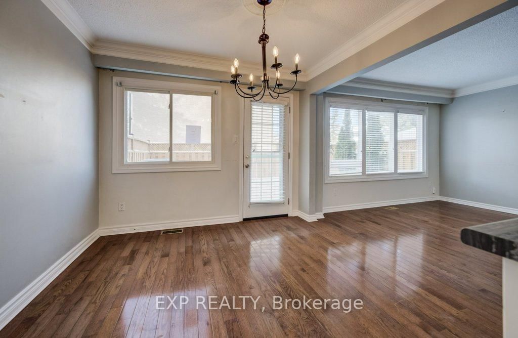 Townhouse for sale at 54 Nicklaus Drive, Hamilton, Ontario, L8K 6H3 - Vincent - MLS: X12751938