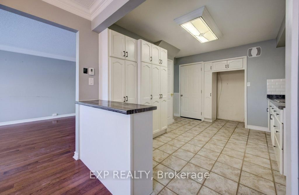 Townhouse for sale at 54 Nicklaus Drive, Hamilton, Ontario, L8K 6H3 - Vincent - MLS: X12751938