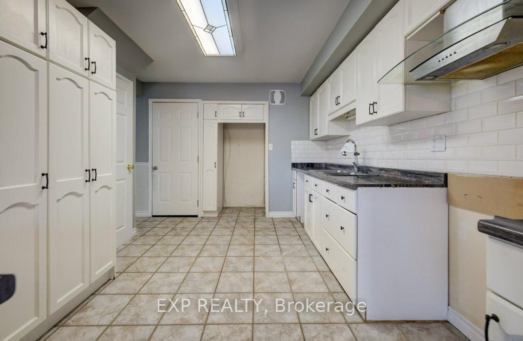 Townhouse for sale at 54 Nicklaus Drive, Hamilton, Ontario, L8K 6H3 - Vincent - MLS: X12751938