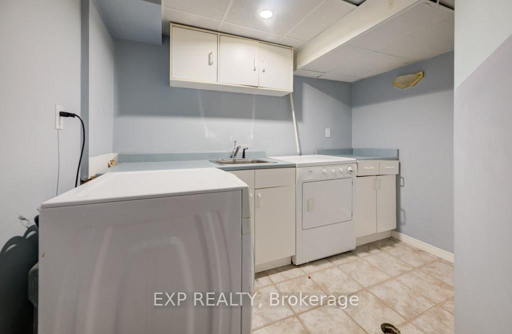 Townhouse for sale at 54 Nicklaus Drive, Hamilton, Ontario, L8K 6H3 - Vincent - MLS: X12751938