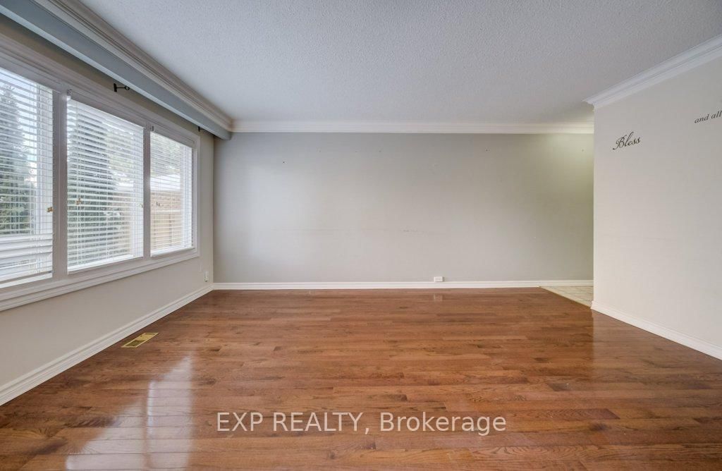 Townhouse for sale at 54 Nicklaus Drive, Hamilton, Ontario, L8K 6H3 - Vincent - MLS: X12751938