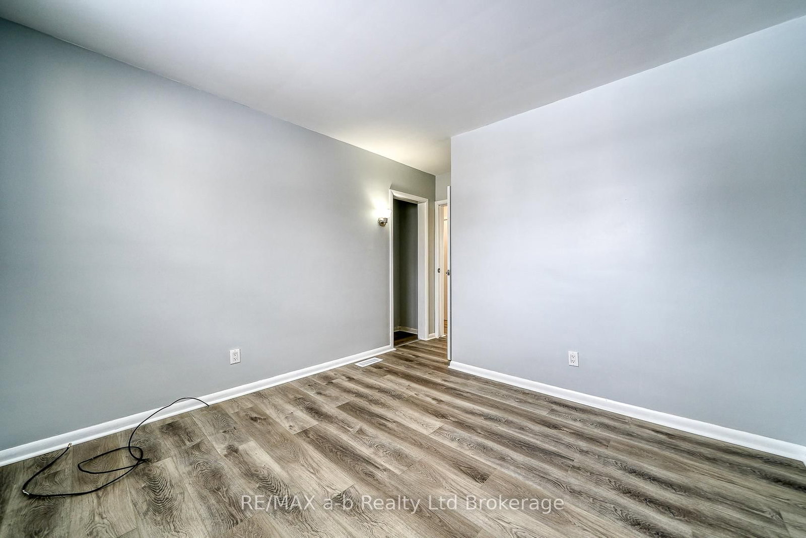 Listing Image 30