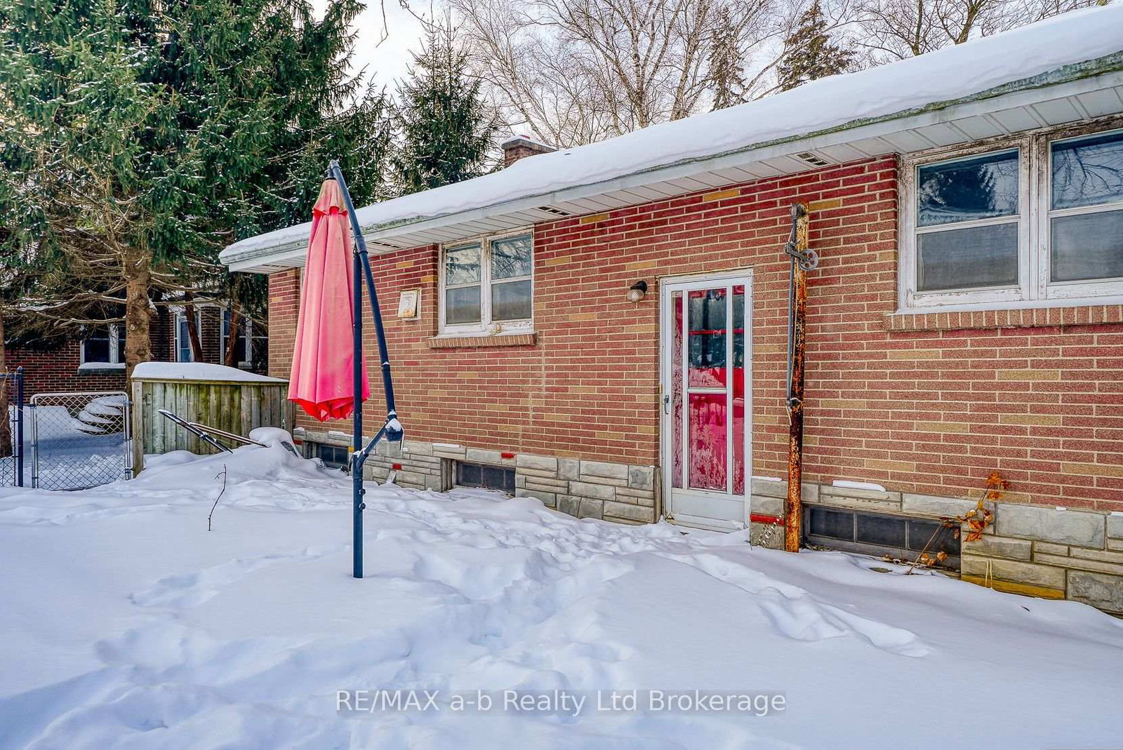 Listing Image 9
