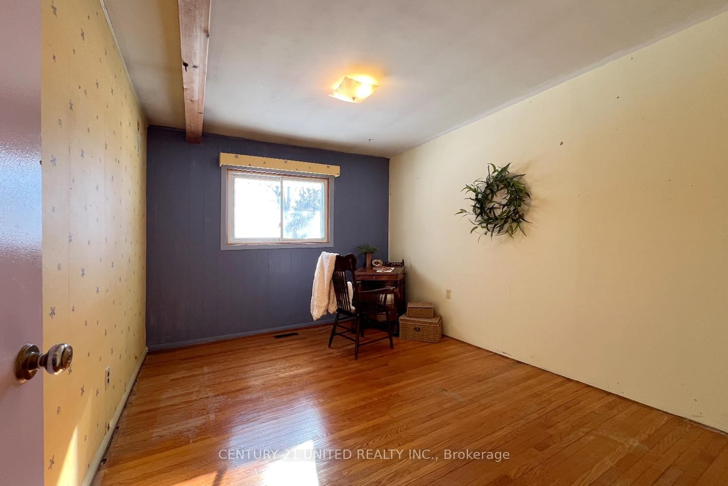 Detached House for sale at 28 Weller Crescent, Peterborough, Ontario, K9J 6J5 - Monaghan Ward 2 - MLS: X12752334