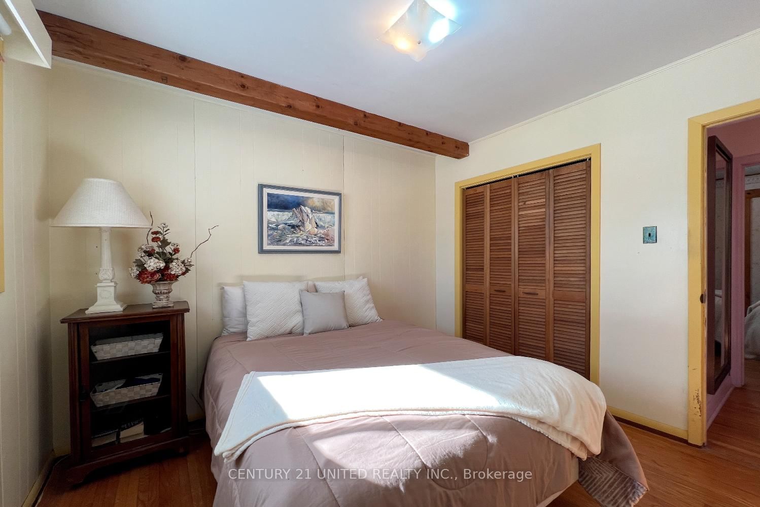 Detached House for sale at 28 Weller Crescent, Peterborough, Ontario, K9J 6J5 - Monaghan Ward 2 - MLS: X12752334