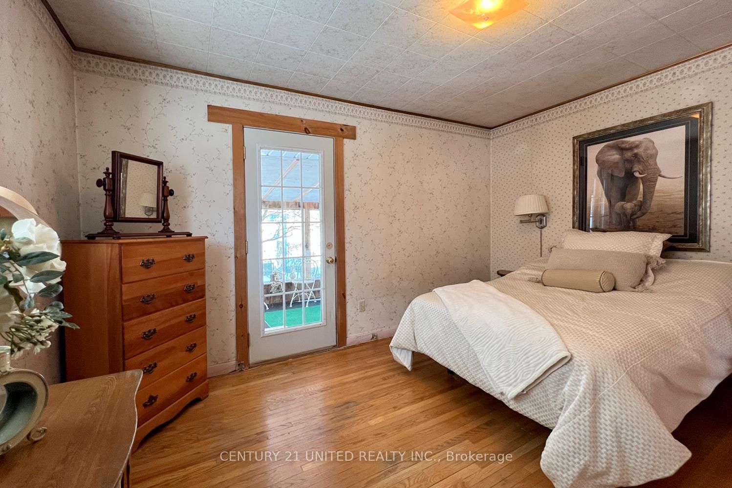 Detached House for sale at 28 Weller Crescent, Peterborough, Ontario, K9J 6J5 - Monaghan Ward 2 - MLS: X12752334