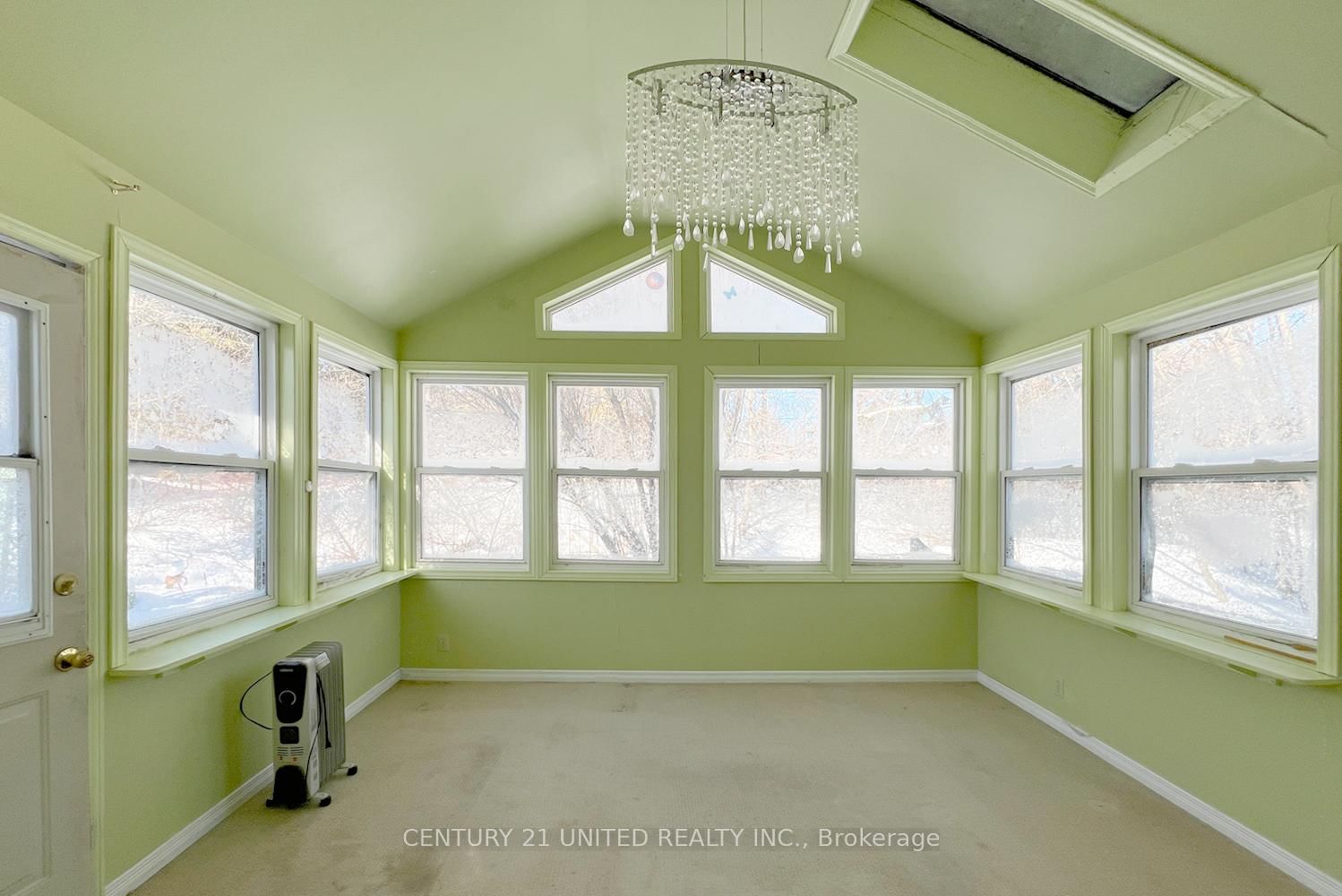 Detached House for sale at 28 Weller Crescent, Peterborough, Ontario, K9J 6J5 - Monaghan Ward 2 - MLS: X12752334