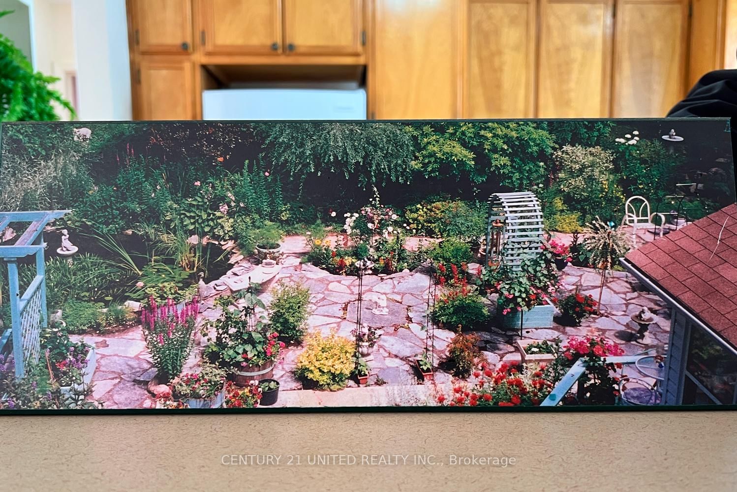 Detached House for sale at 28 Weller Crescent, Peterborough, Ontario, K9J 6J5 - Monaghan Ward 2 - MLS: X12752334