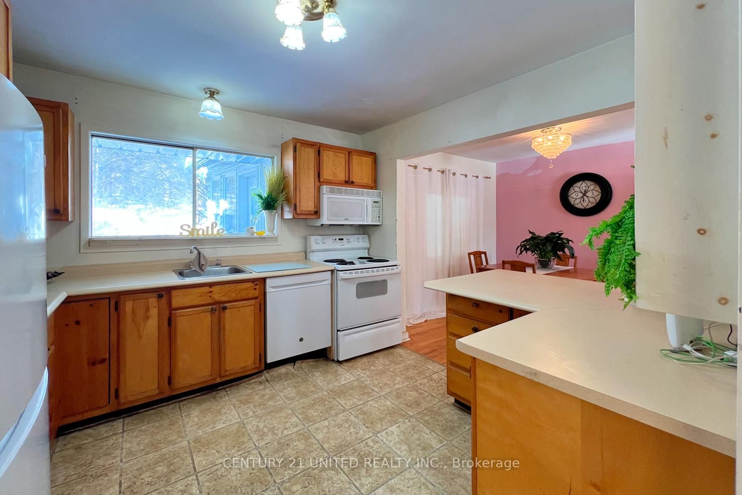 Detached House for sale at 28 Weller Crescent, Peterborough, Ontario, K9J 6J5 - Monaghan Ward 2 - MLS: X12752334