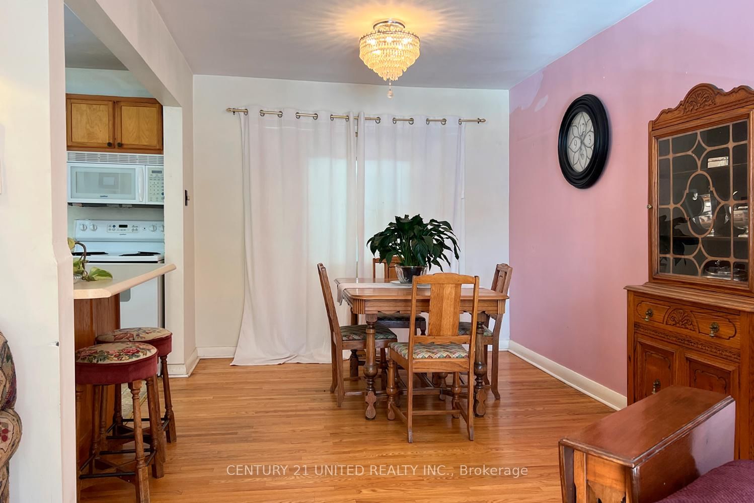 Detached House for sale at 28 Weller Crescent, Peterborough, Ontario, K9J 6J5 - Monaghan Ward 2 - MLS: X12752334