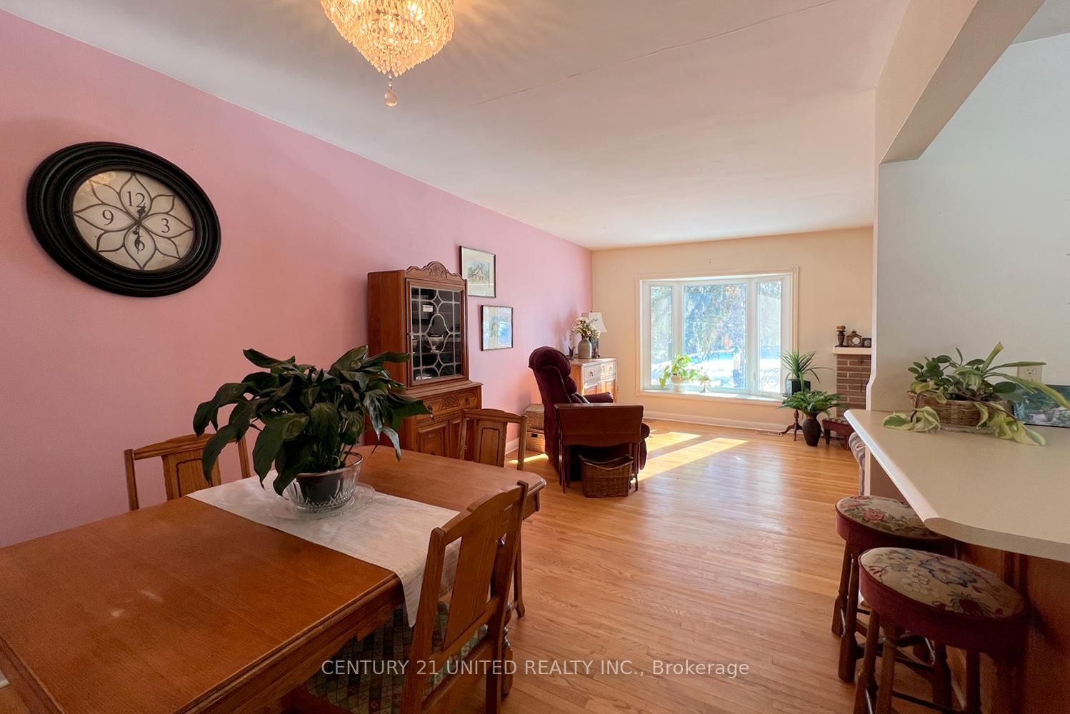 Detached House for sale at 28 Weller Crescent, Peterborough, Ontario, K9J 6J5 - Monaghan Ward 2 - MLS: X12752334