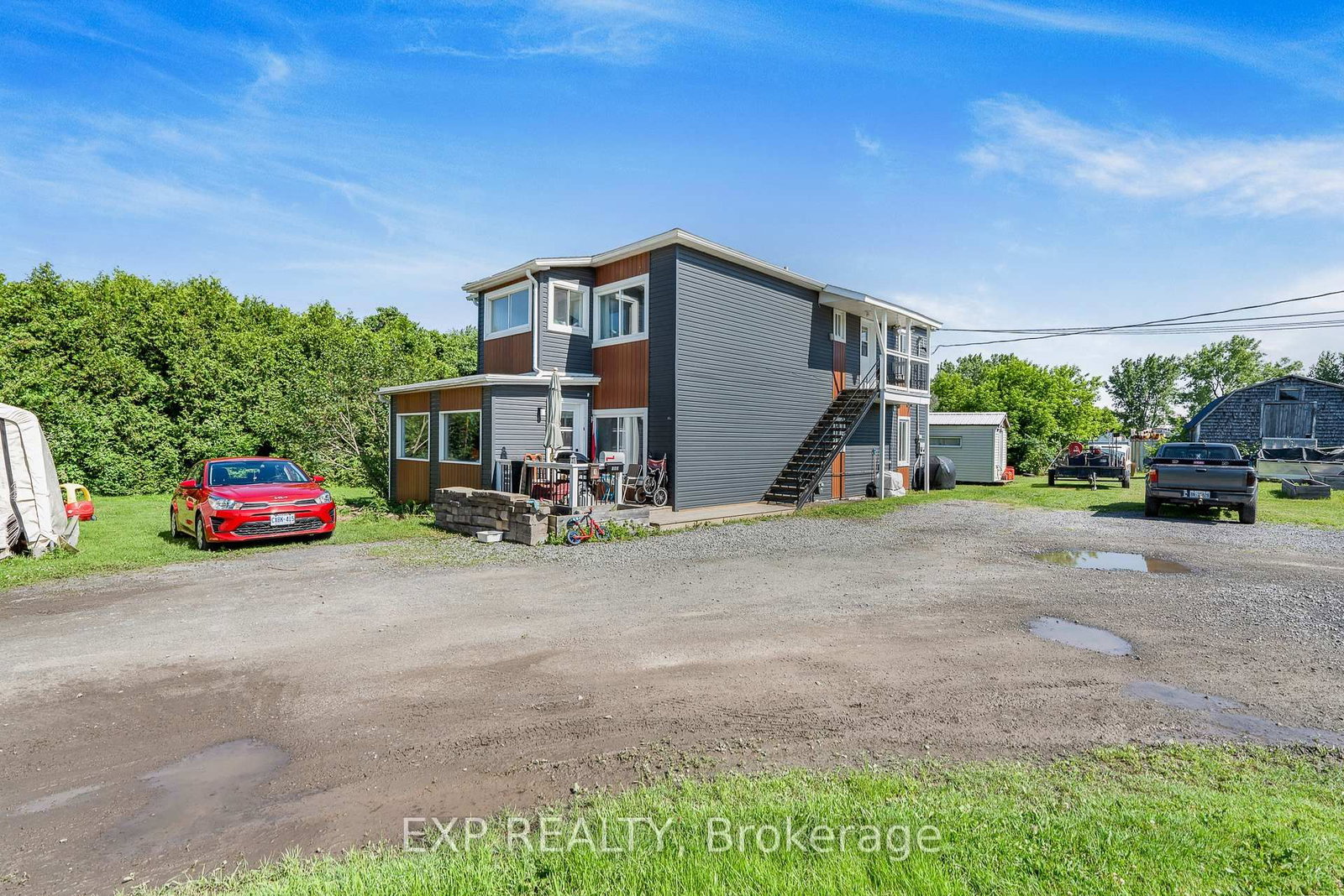 309-313 Front Road • Hawkesbury, ON photo 2