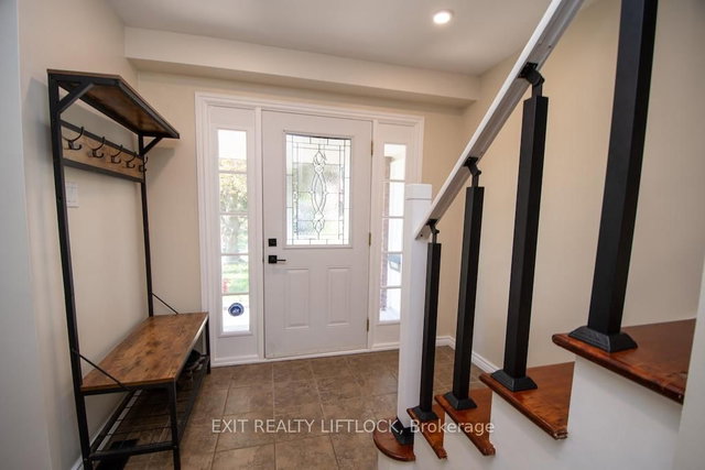 1456 Firwood Crescent