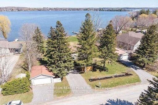 17 Shelley Drive E