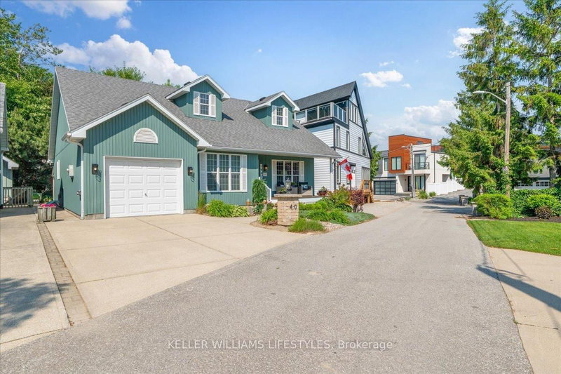 40 Lakeside Circ, Lambton Shores, N0M 1T0 | Image 2