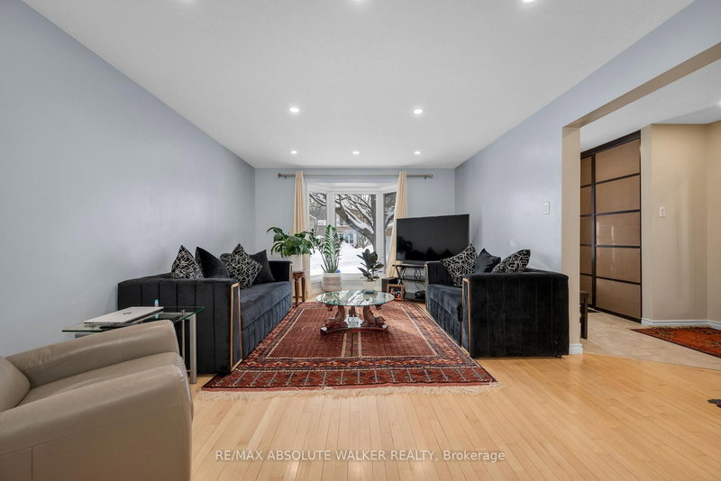 1849 Montereau Ave, Ottawa, K1C 5X5 | Image 3