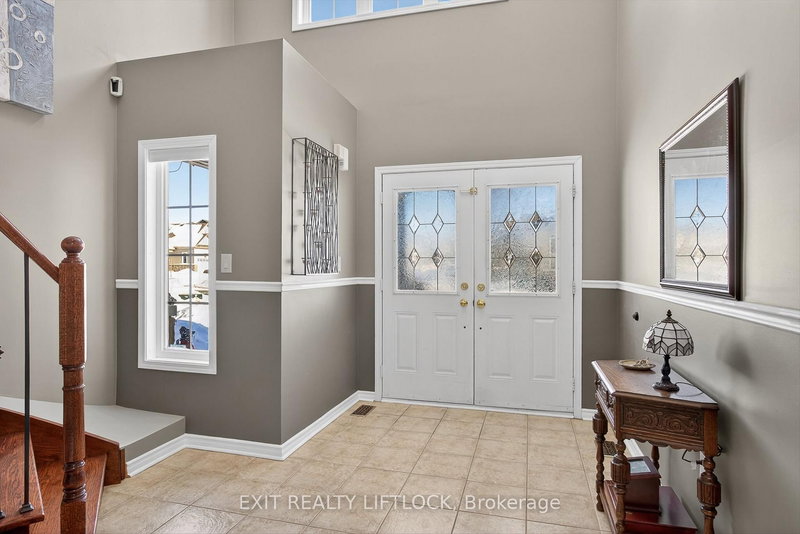 1403 Ireland Dr, Peterborough, K9K 0A7 | Image 2