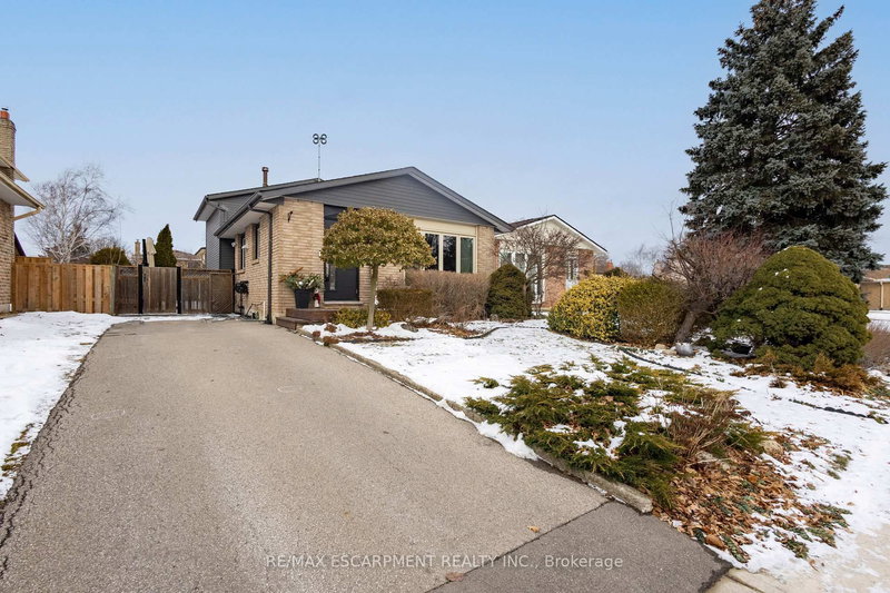 72 Athenia Dr, Hamilton, L8J 1S8 | Image 2