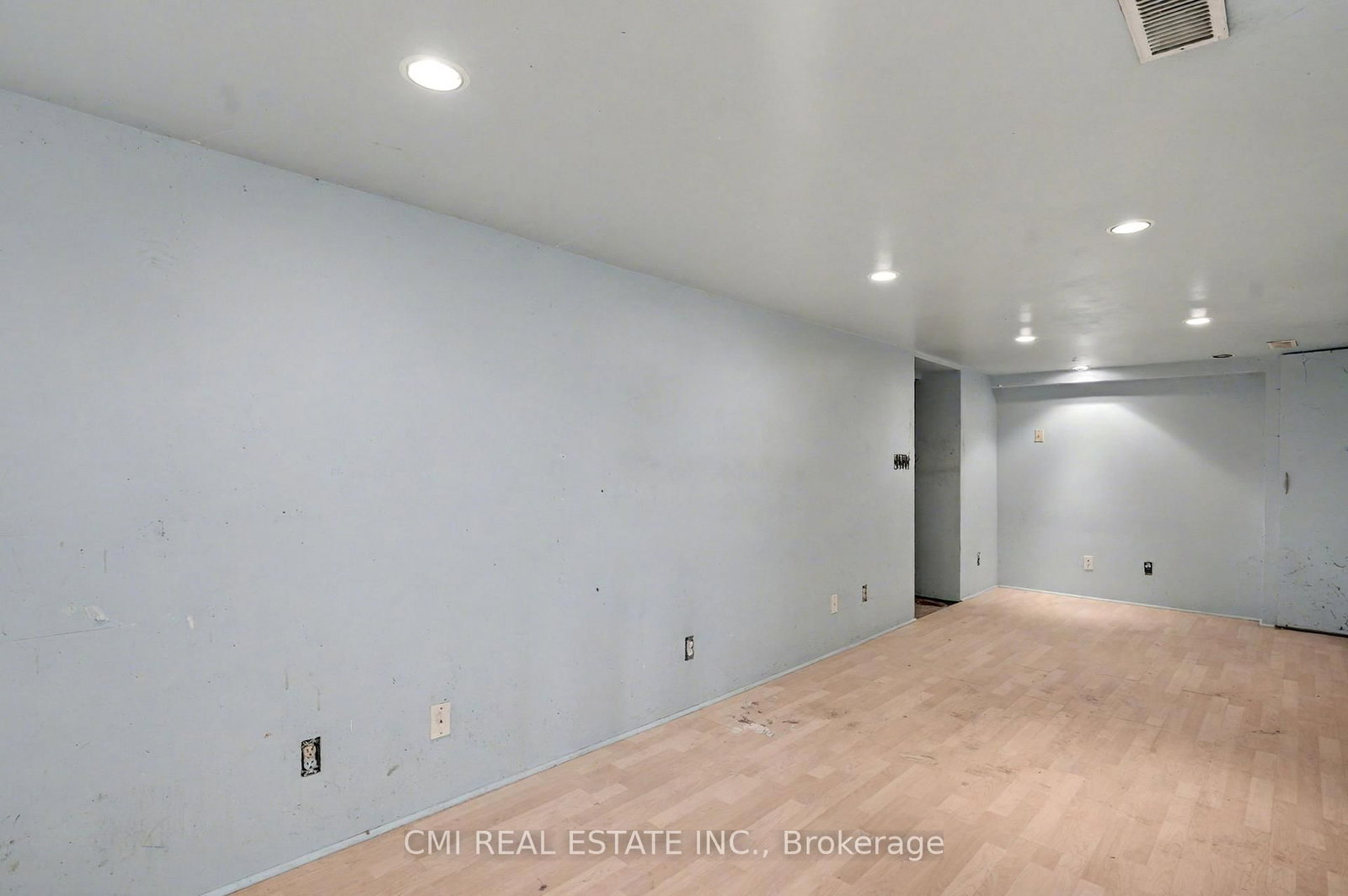 Listing Image 30