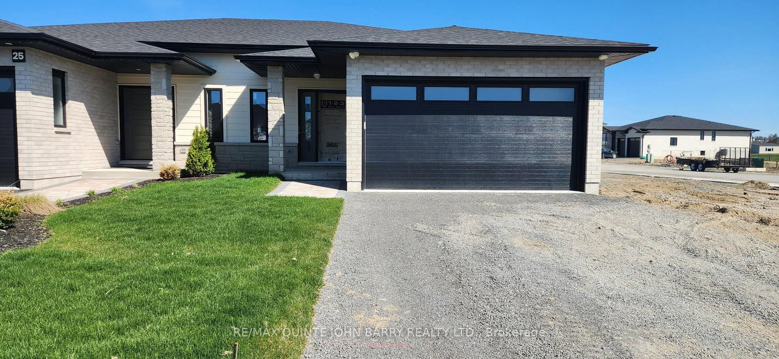 27 Parkland, Quinte West, Ontario K8V 0R3