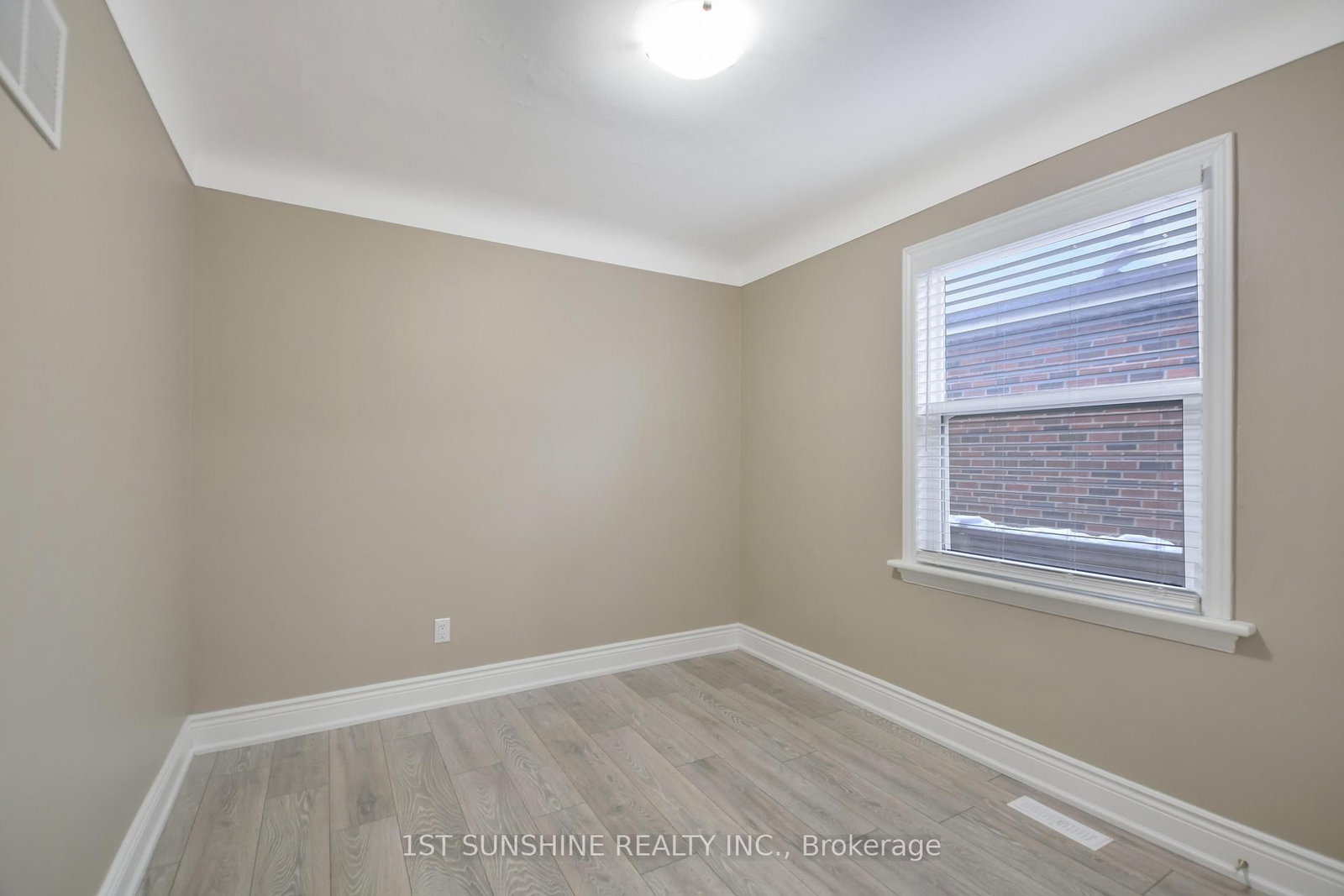 Detached House for lease at Upper-1338 Monterey Avenue, Hamilton, Ontario, L8K 1P6 - Bartonville - MLS: X12754458